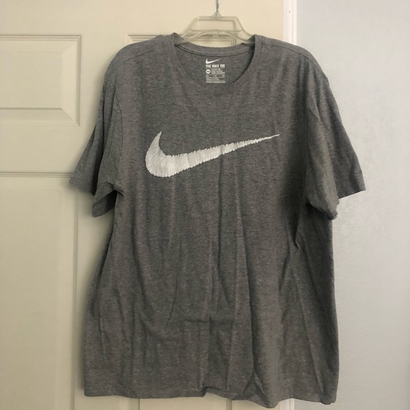 Men’s Nike T-shirt’s; size XXL; color: gray - Picture 5 of 5